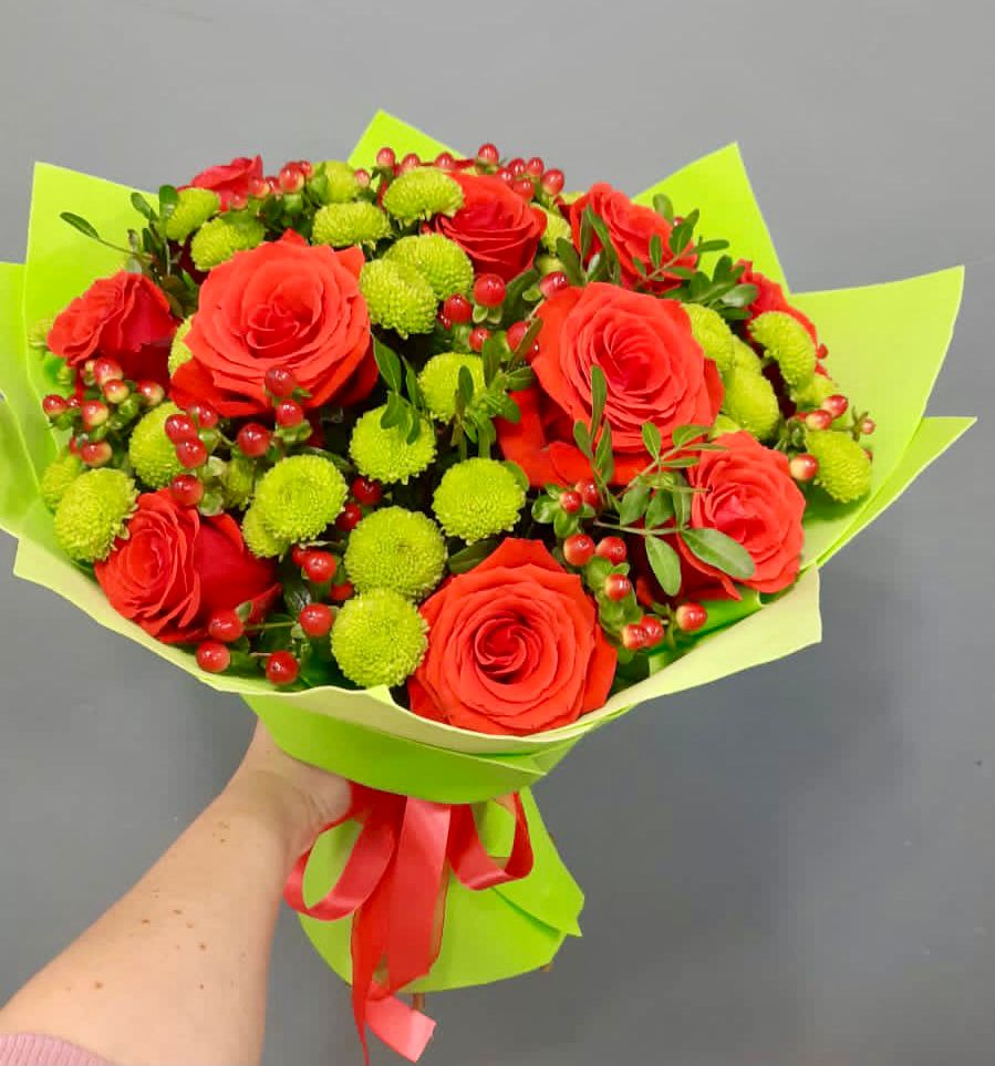 Букет цветов из: Хризантемы и Розы в Новое Девяткино