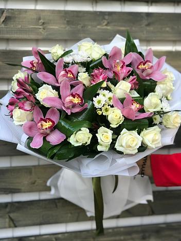 Букет цветов из: Розы и Хризантемы в Новое Девяткино