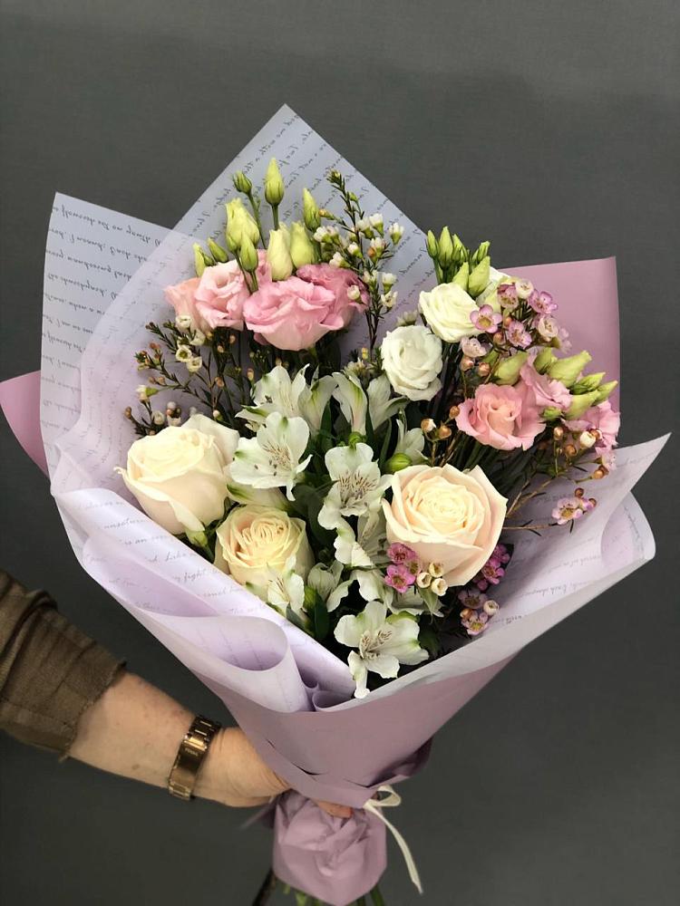 Букет цветов из: Альстромерии, Розы и Лизиантусы в Новое Девяткино