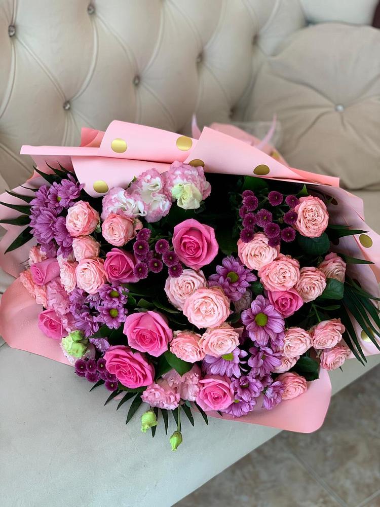 Букет цветов из: Хризантемы, Розы и Лизиантусы в Новое Девяткино