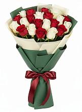 Букет Микс из красных и белых роз в Новое Девяткино