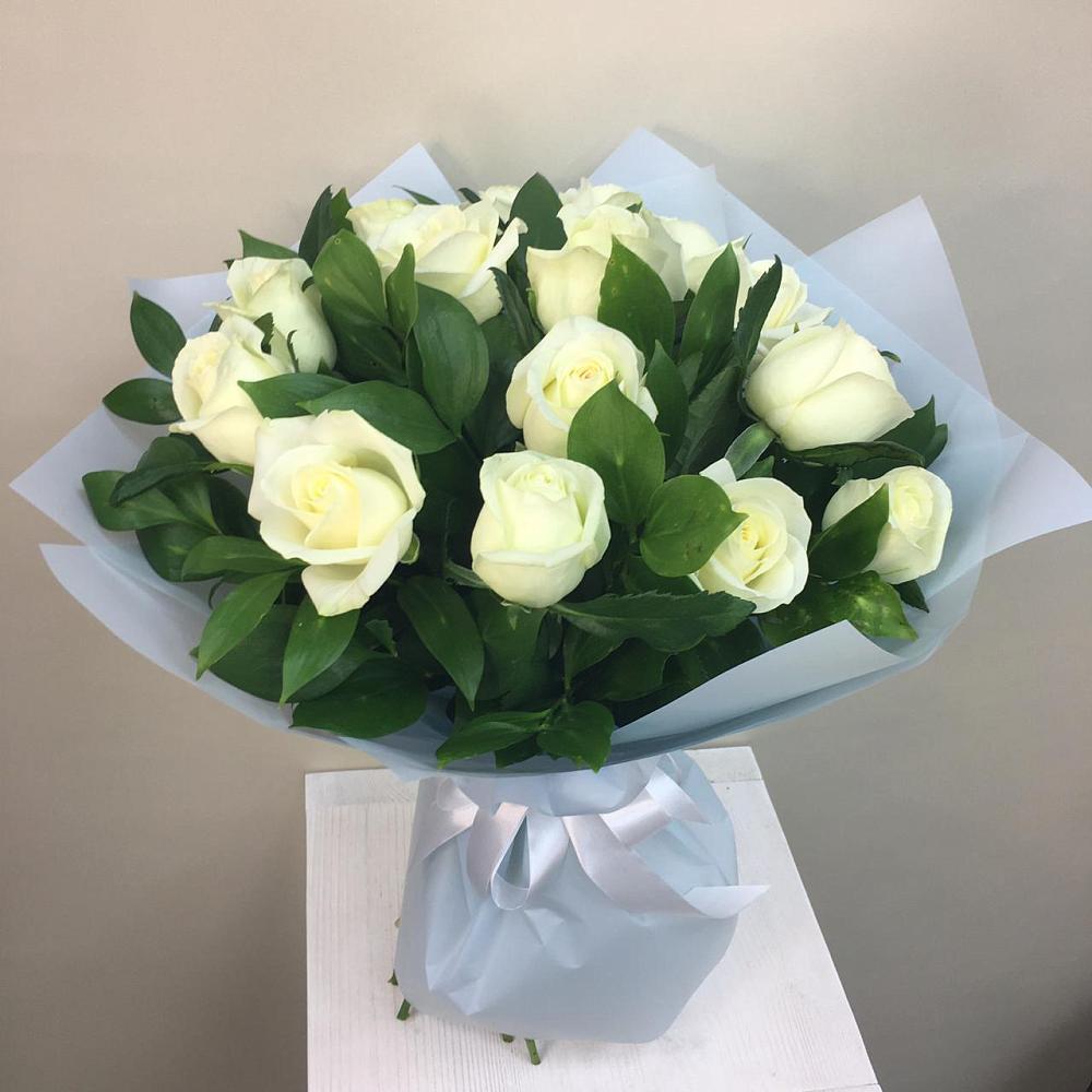 Букет 15 Белых роз Проуд в Новое Девяткино