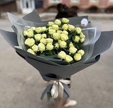 Букет Белые кустовые розы Солинеро в Новое Девяткино