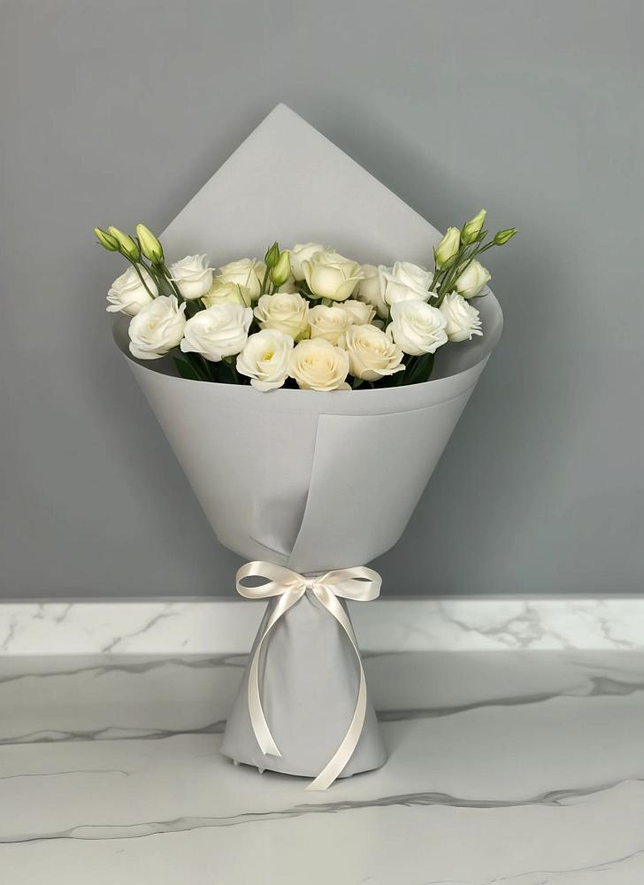 Букет цветов из: Розы и Лизиантусы в Новое Девяткино