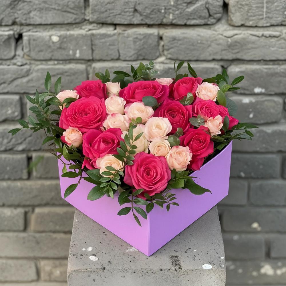 Цветочная композиция из Розы в коробке в Новое Девяткино