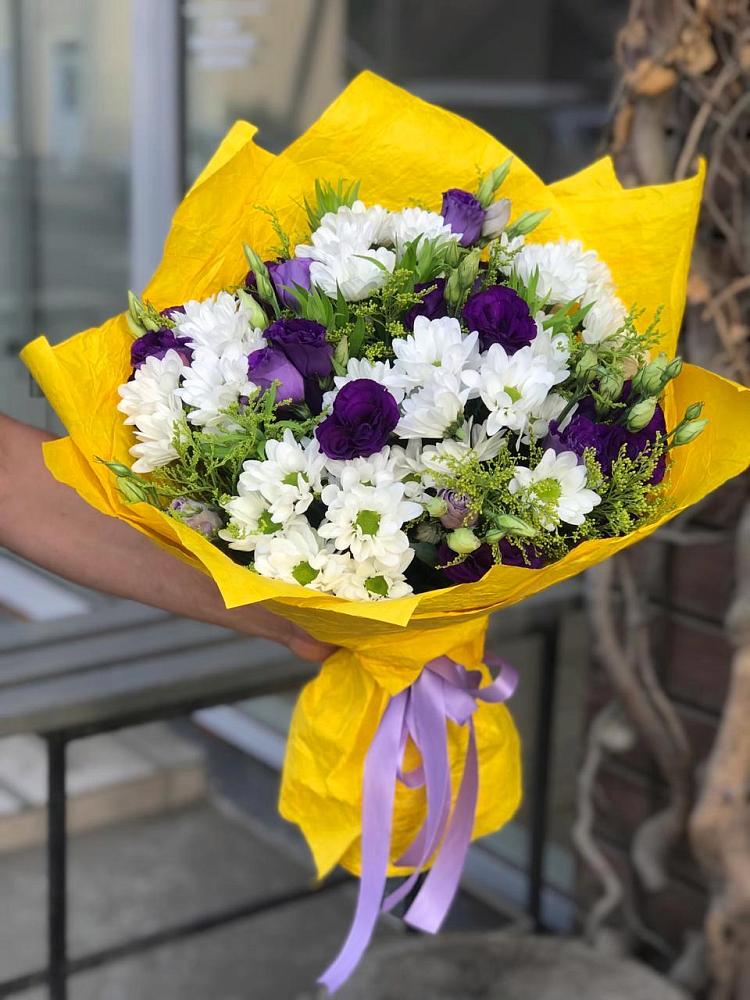 Букет цветов из: Ирисы, Хризантемы и Ромашки в Новое Девяткино