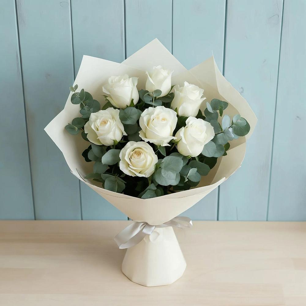 Букет Белые розы в Эвкалипте в Новое Девяткино
