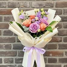 Букет цветов из:  Лизиантусы и Розы в Новое Девяткино