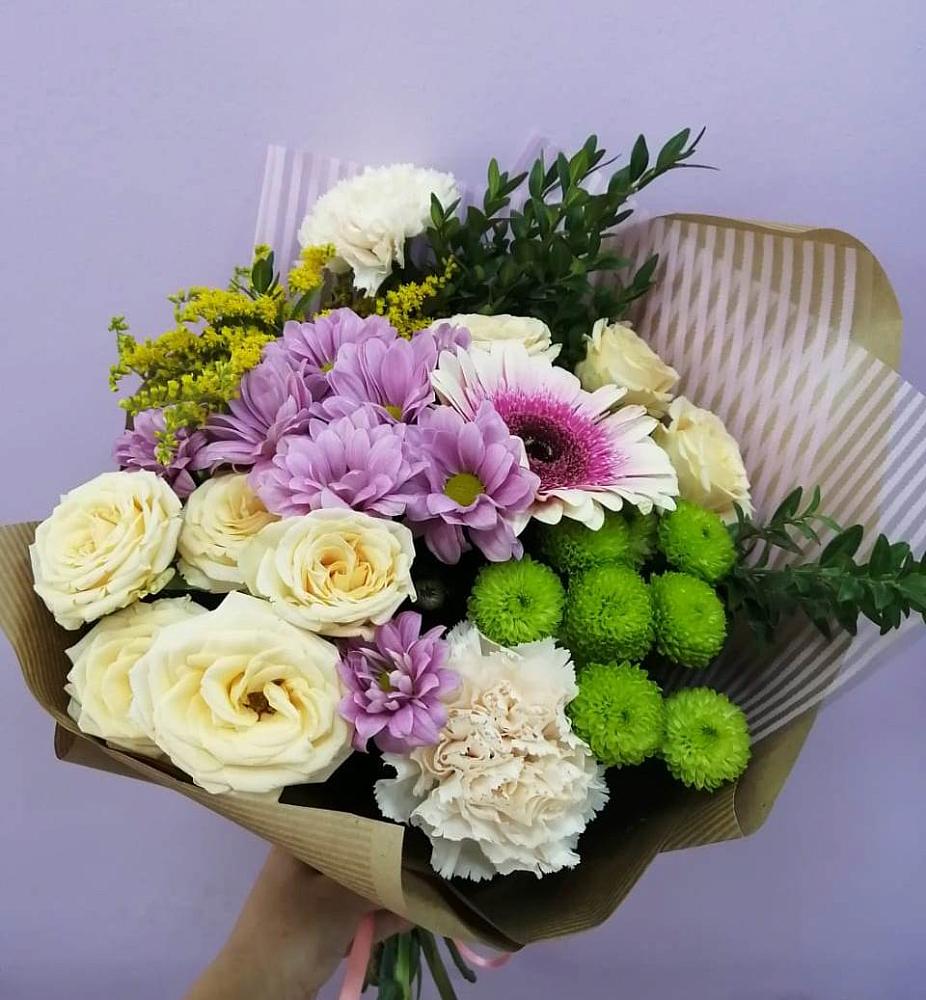 Букет цветов из: Хризантемы, Розы, Гвоздики и Герберы в Новое Девяткино