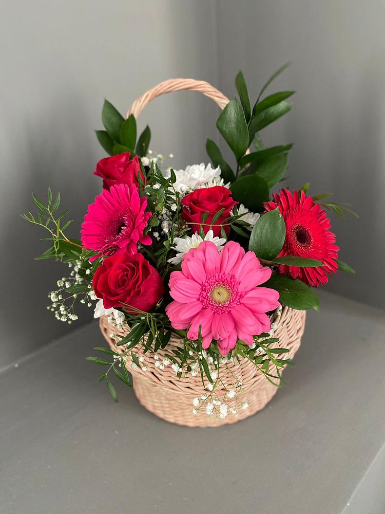 Цветочная композиция из Розы, Хризантемы и Герберы в корзине в Новое Девяткино