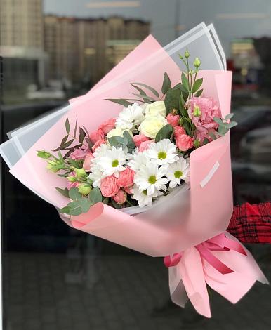 Букет цветов из: Розы, Лизиантусы и Хризантемы в Новое Девяткино