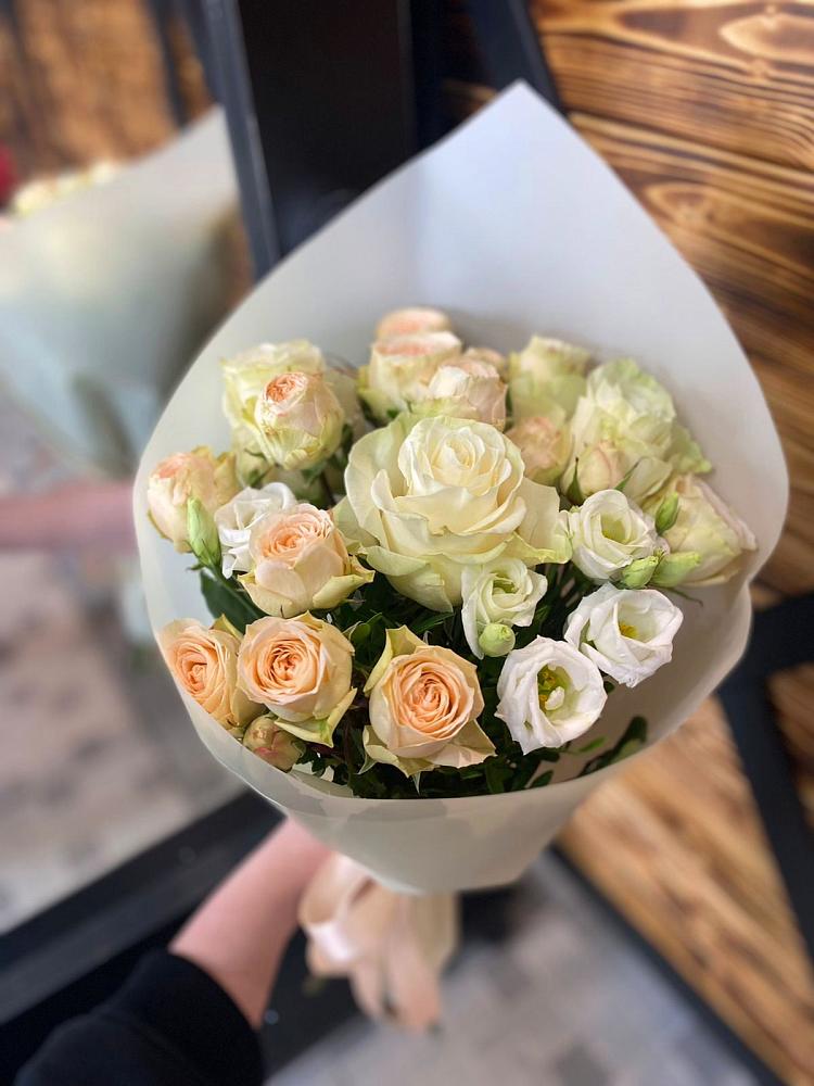 Букет цветов из: Розы и Лизиантусы в Новое Девяткино